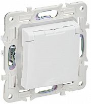 Розетка 1-м SKANDY 16А IP44 с заземл. защ. шторки с крышкой SK-R11W арктич. бел. IEK SK-R16-16-44-K01
